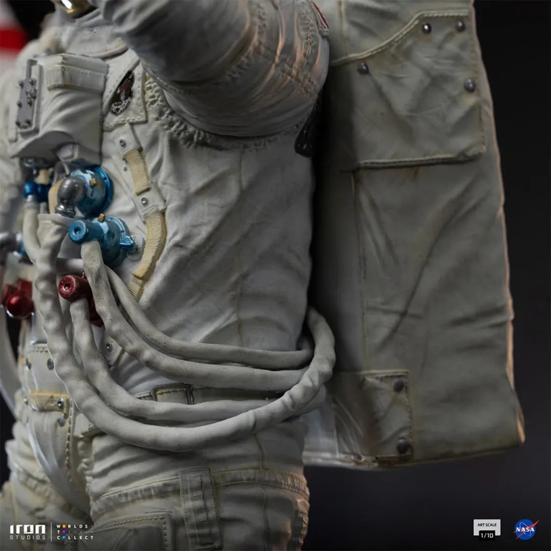 Apollo 11 Astronaut Statue By Iron Studios