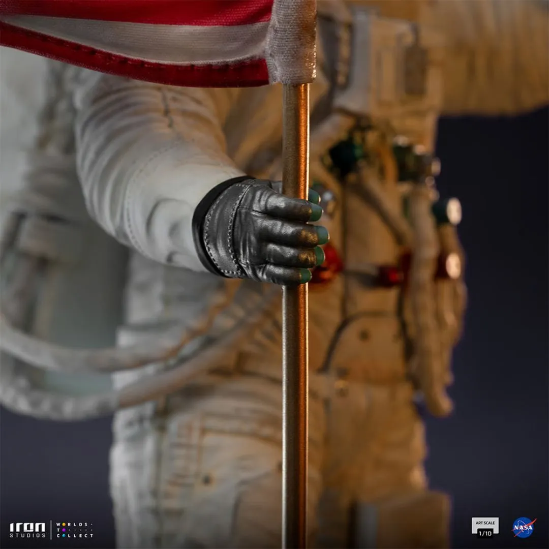 Apollo 11 Astronaut Statue By Iron Studios