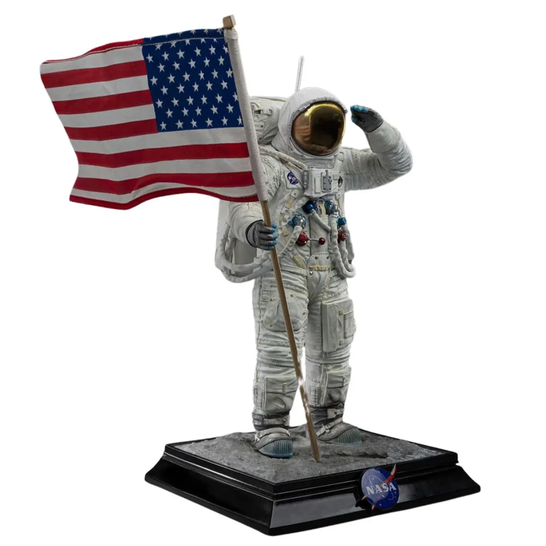 Apollo 11 Astronaut Statue By Iron Studios