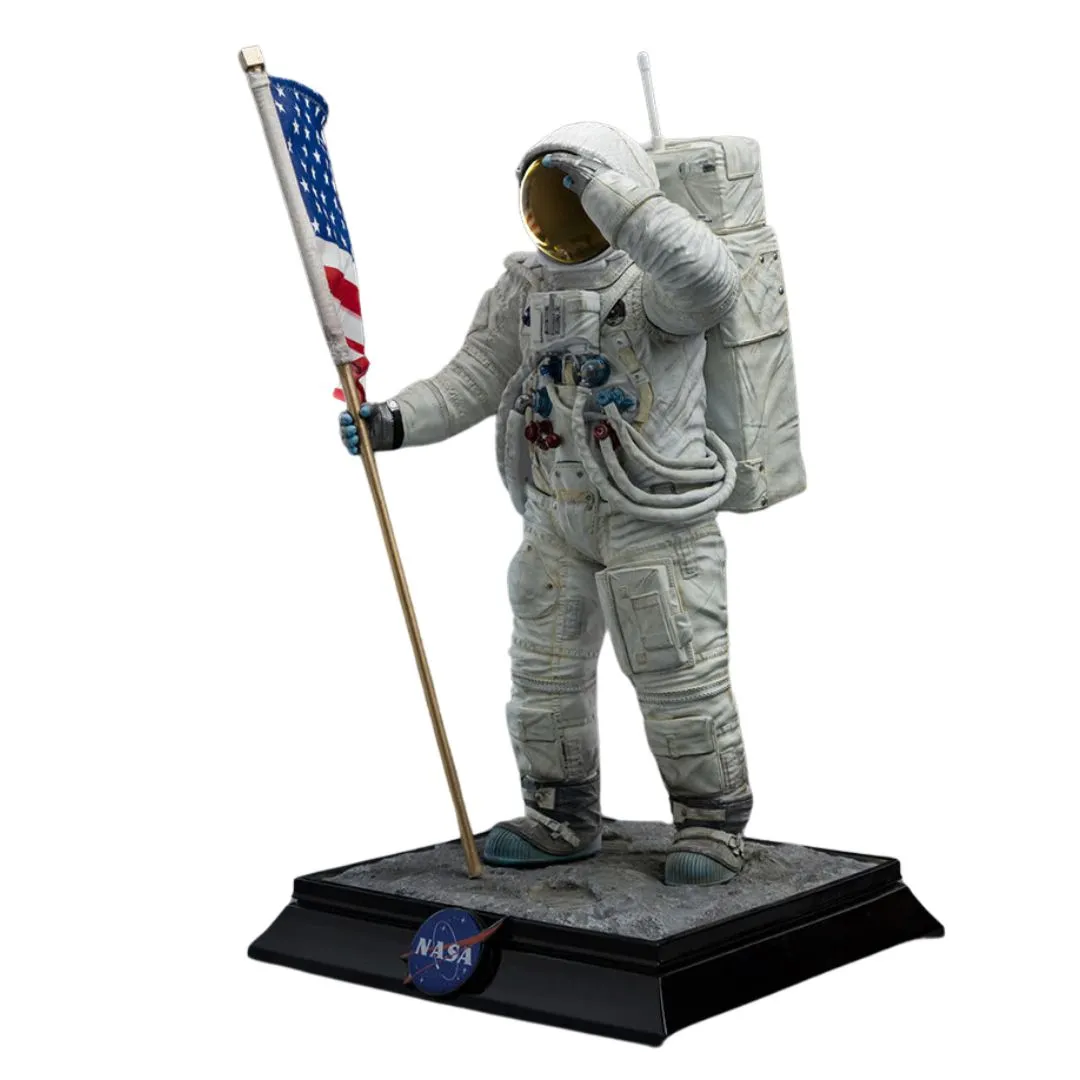 Apollo 11 Astronaut Statue By Iron Studios