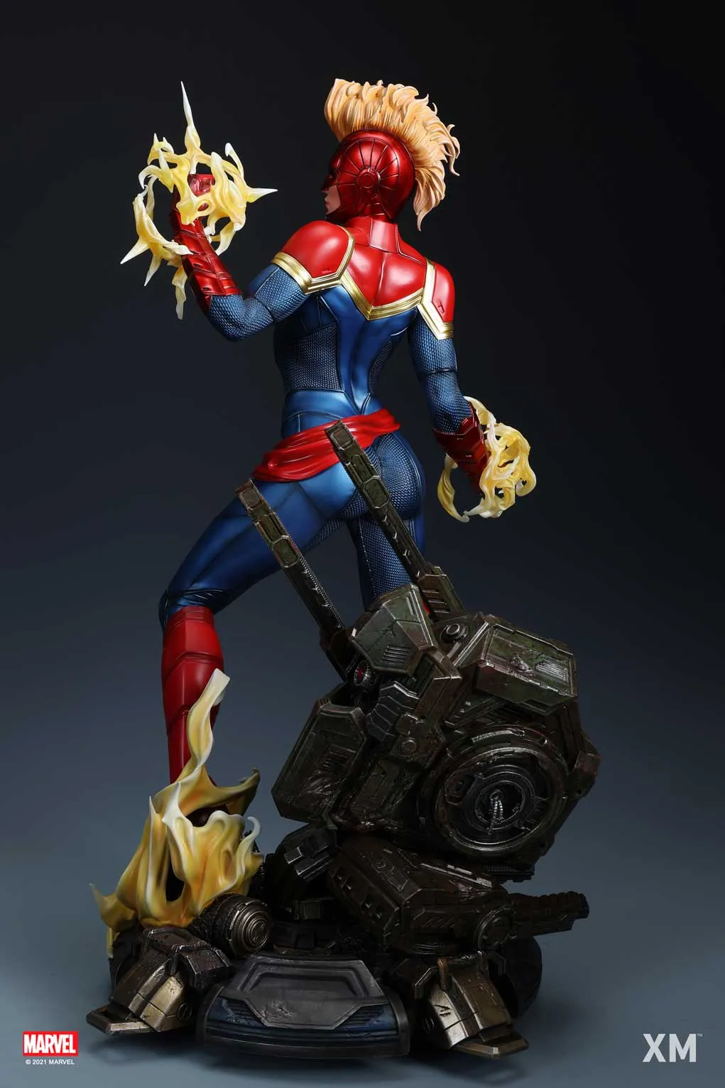 Captain Marvel 1/4 Scale Premium Statue