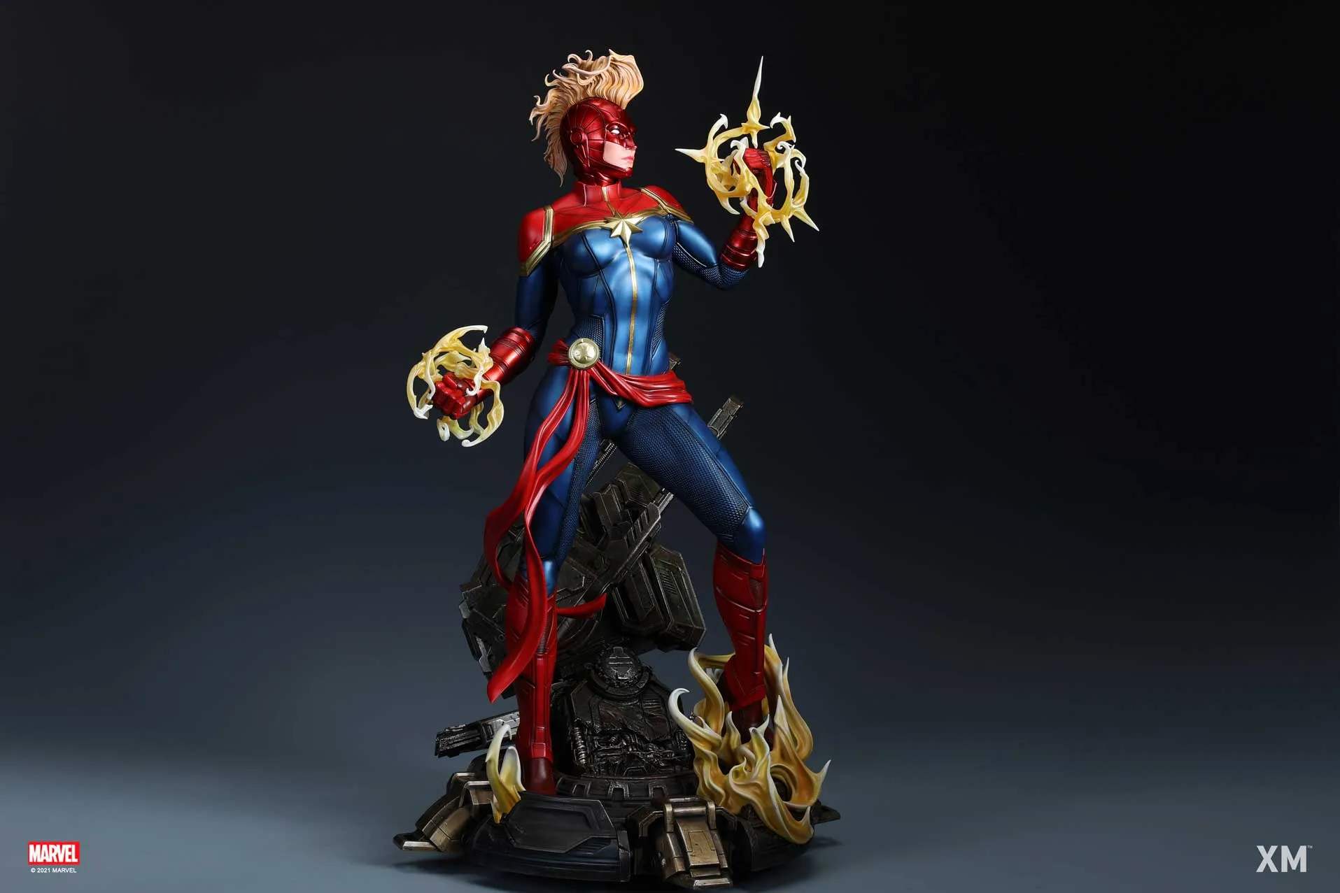 Captain Marvel 1/4 Scale Premium Statue