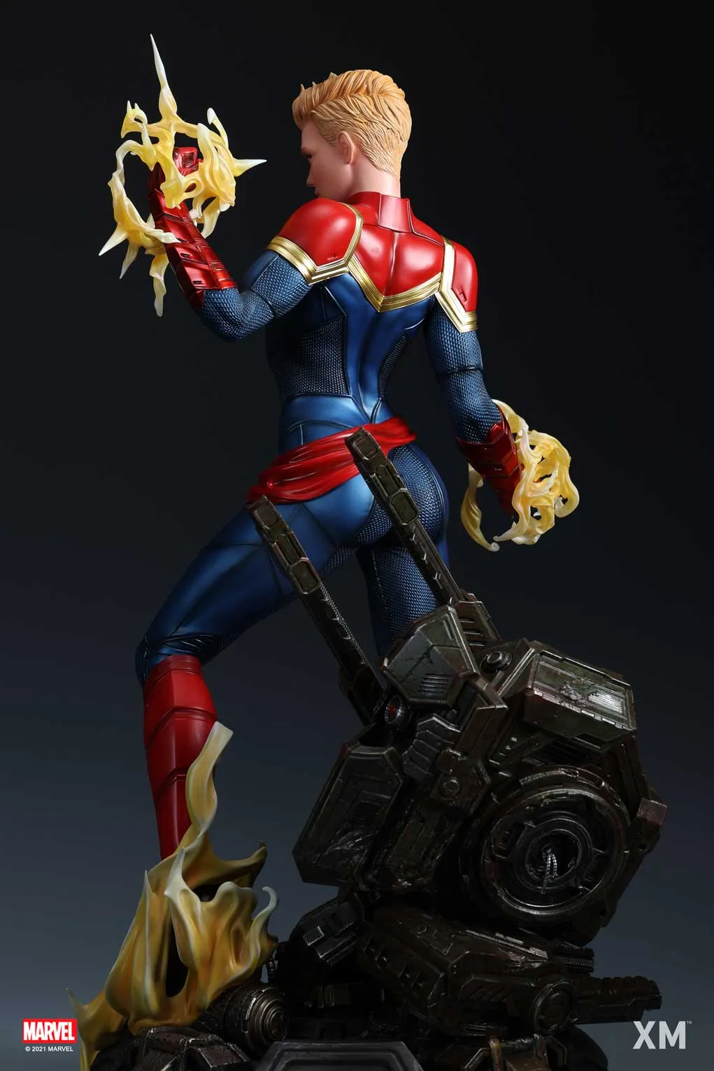 Captain Marvel 1/4 Scale Premium Statue