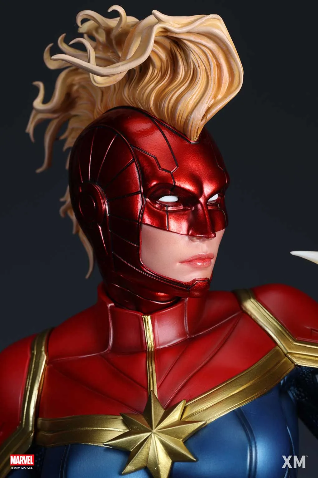 Captain Marvel 1/4 Scale Premium Statue