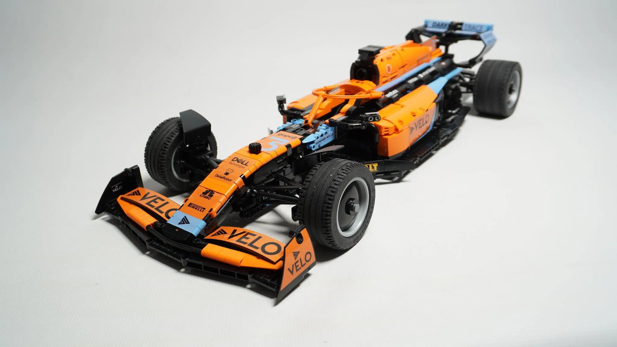 McLaren F1 MCL36 1:8 Scale