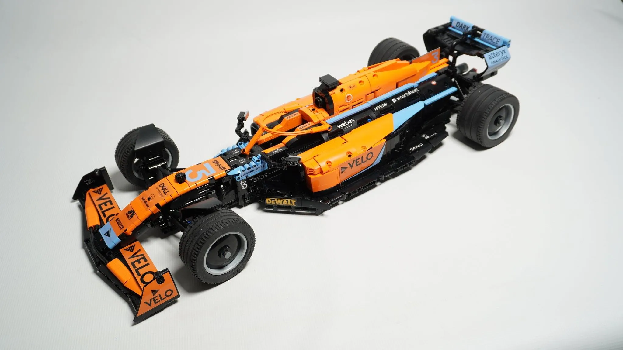 McLaren F1 MCL36 1:8 Scale