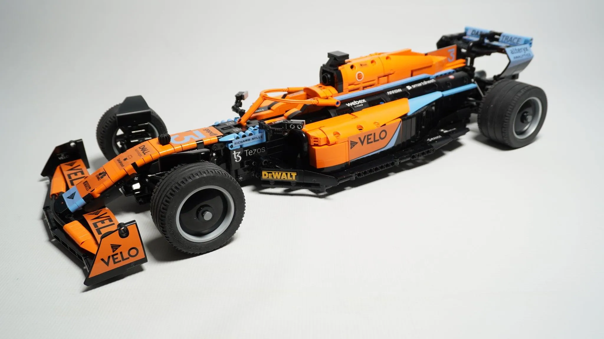 McLaren F1 MCL36 1:8 Scale