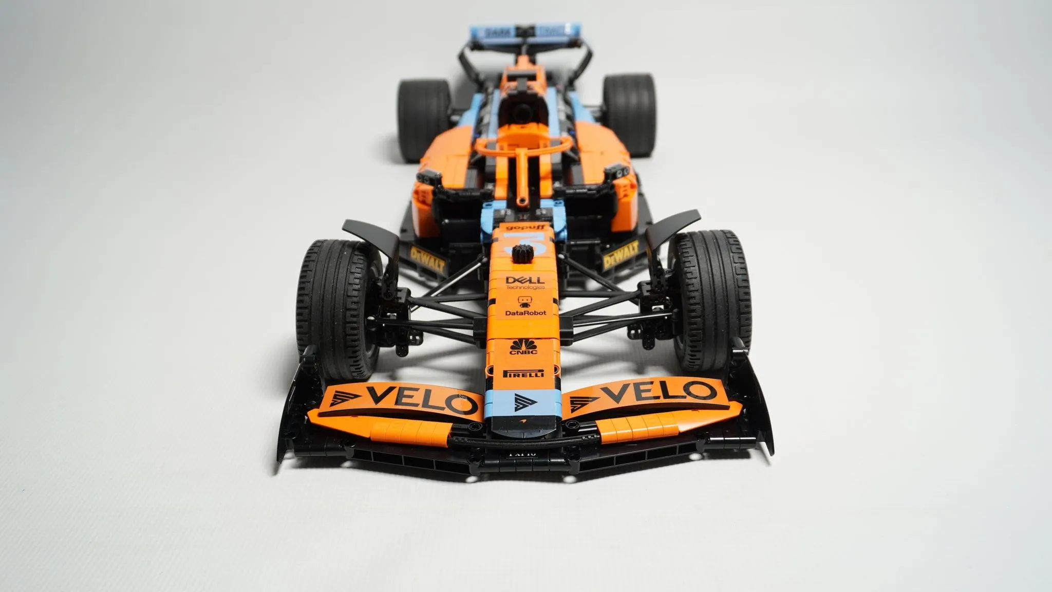 McLaren F1 MCL36 1:8 Scale